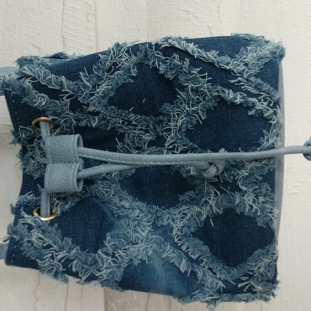 Denim Jean Crossbody Bucket Shoulder Bag Frayed Blue Ombre Boho Super Cute - Picture 5 of 13